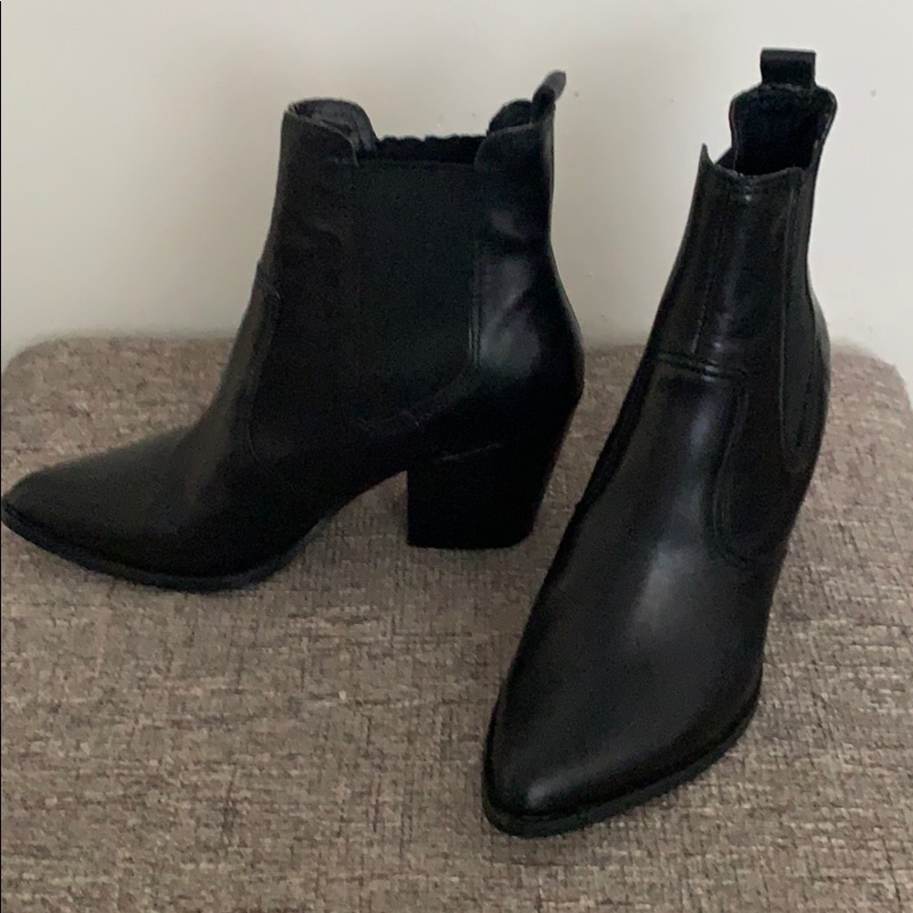 Steve Madden Patricia Bootie Sz 7.5 fits like a 7